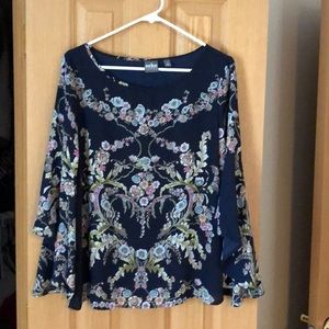 Blouse with bell sleeve